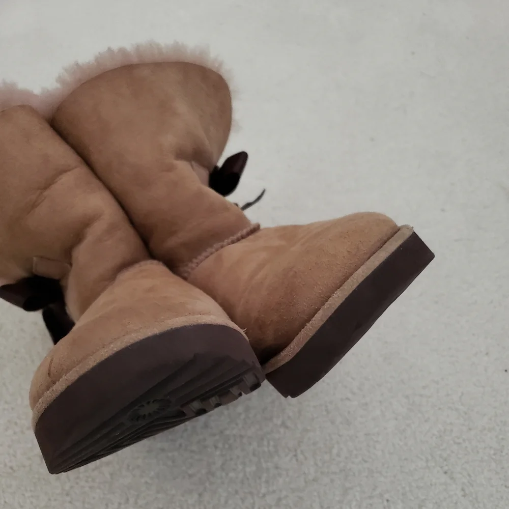 Ugg Classic Knot Classic Short Boots sz6